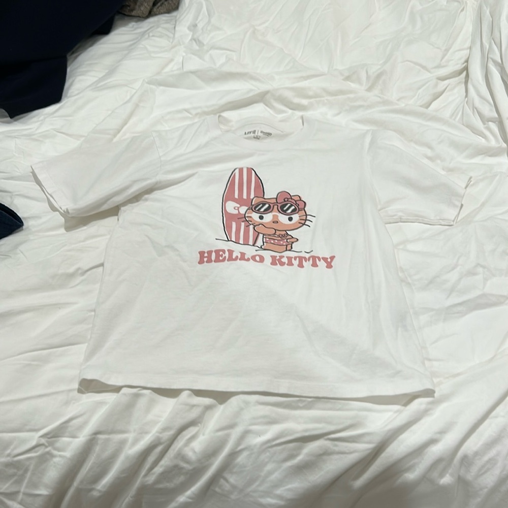 Uniqlo S Hello Kitty White Tee